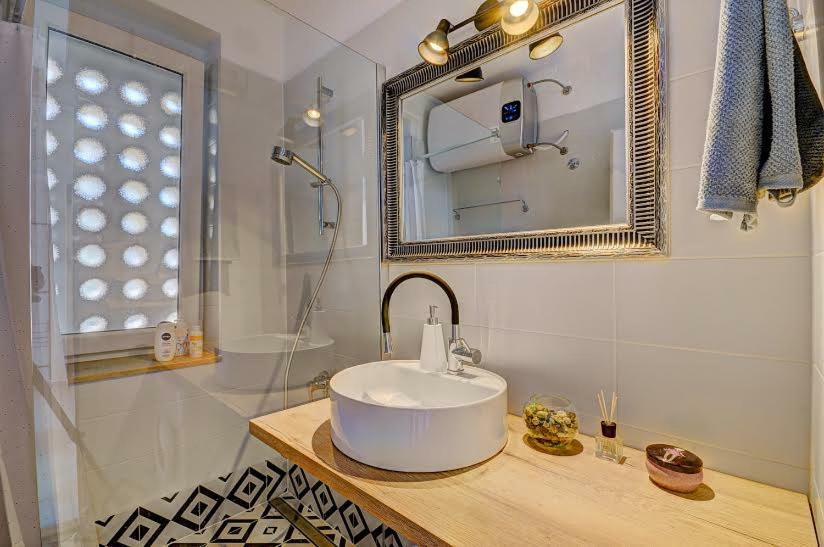 Lola App In City Center, 4+1 Pax Πούλα Εξωτερικό φωτογραφία